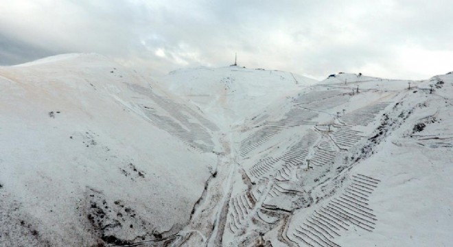 Ejder Tepesi Zirve beyaza büründü